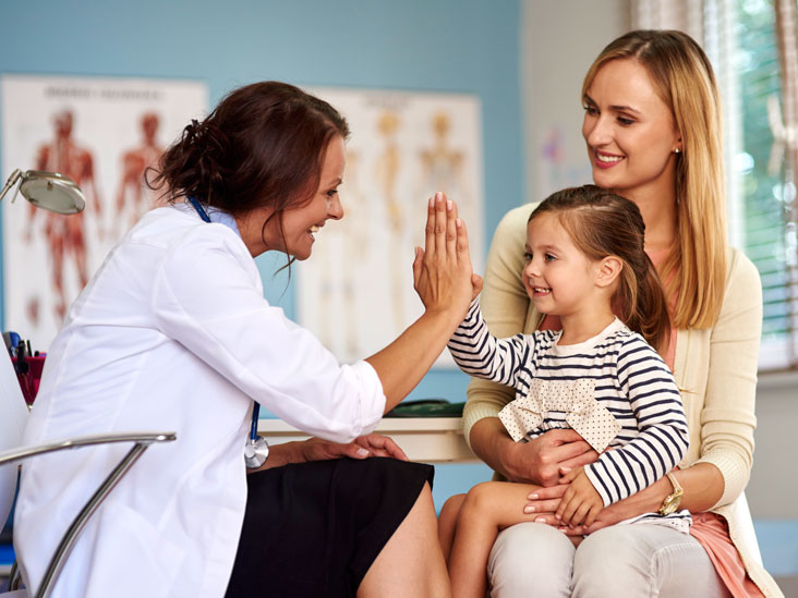 Alasan Mengapa Harus Memilih Dokter Anak Bukan Dokter Reguler