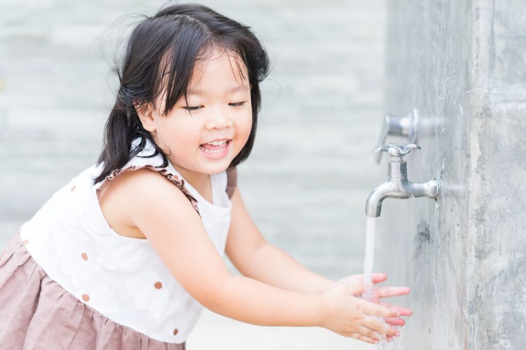 Menjaga Kebersihan dan Sanitasi Anak Untuk Kesehatan Optimal